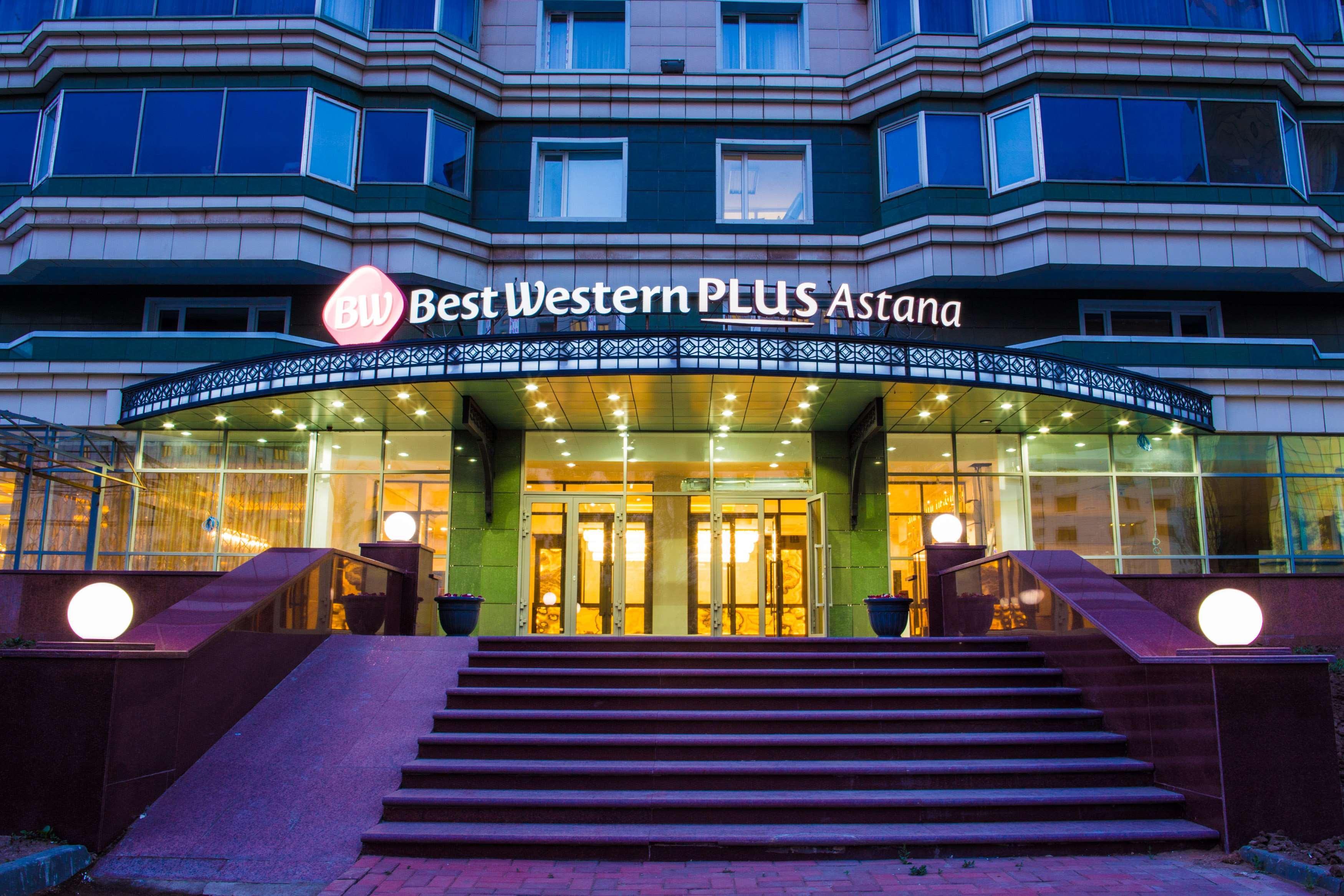 Best Western Plus Burlington Inn & Suites Exterior photo